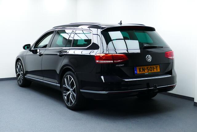 Volkswagen PASSAT Variant 1.4 TSI ACT Connected Series. Panodak, Adaptive Cruise, Navi, 19"LMV, Haak 1600kg