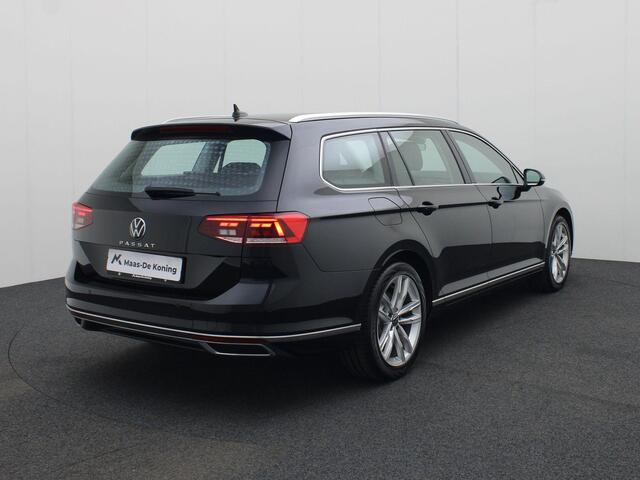 Volkswagen PASSAT Variant 1.5TSI/150PK Elegance DSG · Leder/Alcantara · Navigatie · Parkeersensoren