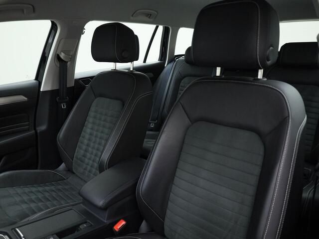 Volkswagen PASSAT Variant 1.5TSI/150PK Elegance DSG · Leder/Alcantara · Navigatie · Parkeersensoren