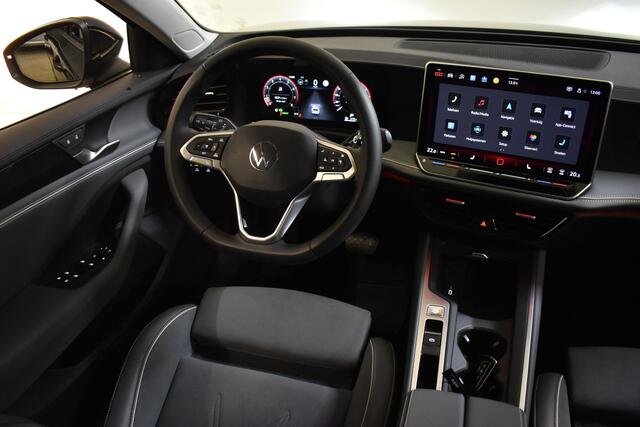 Volkswagen PASSAT Variant 1.5 eTSI 150PK BUSINESS 360°CAMERA/ALCANTARA/TREKHAAK