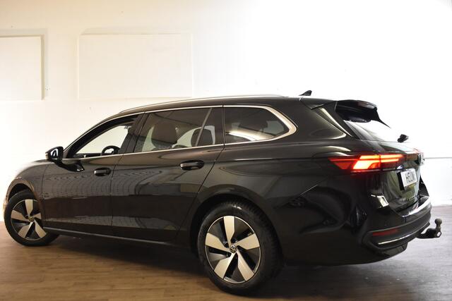 Volkswagen PASSAT Variant 1.5 eTSI 150PK BUSINESS 360°CAMERA/ALCANTARA/TREKHAAK