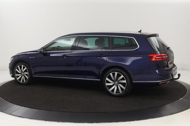 Volkswagen PASSAT 1.4 TSI PHEV GTE | Head-Up | Stoelverwarming | 360 camera | Trekhaak | Keyless | Carplay | Dynamic Chassis Control | Full LED | Massage | Navigatie | Active Info Display