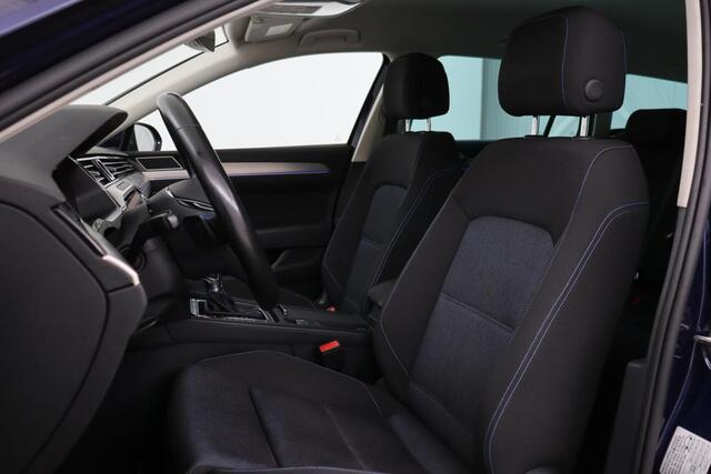 Volkswagen PASSAT 1.4 TSI PHEV GTE | Head-Up | Stoelverwarming | 360 camera | Trekhaak | Keyless | Carplay | Dynamic Chassis Control | Full LED | Massage | Navigatie | Active Info Display