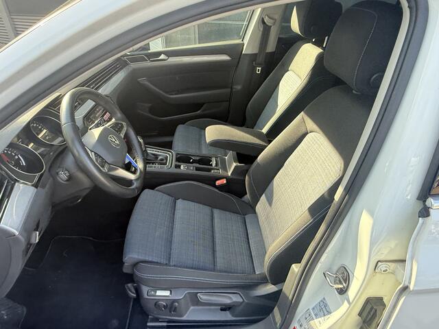 Volkswagen PASSAT Variant 1.4 TSI PHEV GTE Business 245pk trekhaak 1600kg Bj 2021 Dealer onderhouden !!