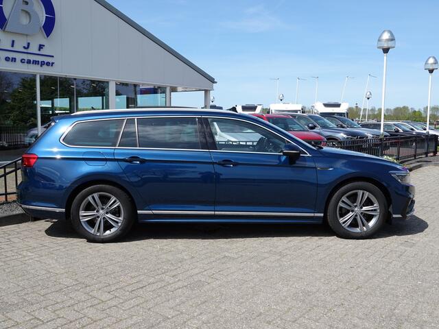 Volkswagen PASSAT Variant 1.5 TSI 150PK AUT Elegance R-LINE VOL LEER | PANO | TREKH. | LED | ACC | VIRTUAL