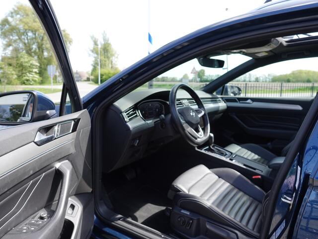 Volkswagen PASSAT Variant 1.5 TSI 150PK AUT Elegance R-LINE VOL LEER | PANO | TREKH. | LED | ACC | VIRTUAL
