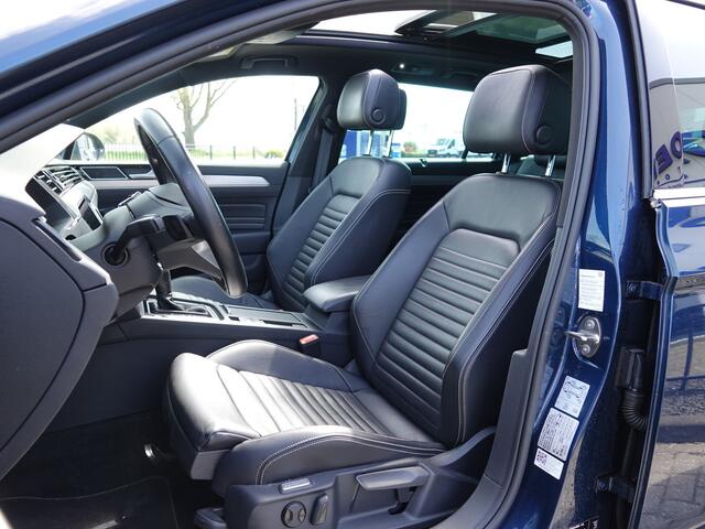 Volkswagen PASSAT Variant 1.5 TSI 150PK AUT Elegance R-LINE VOL LEER | PANO | TREKH. | LED | ACC | VIRTUAL