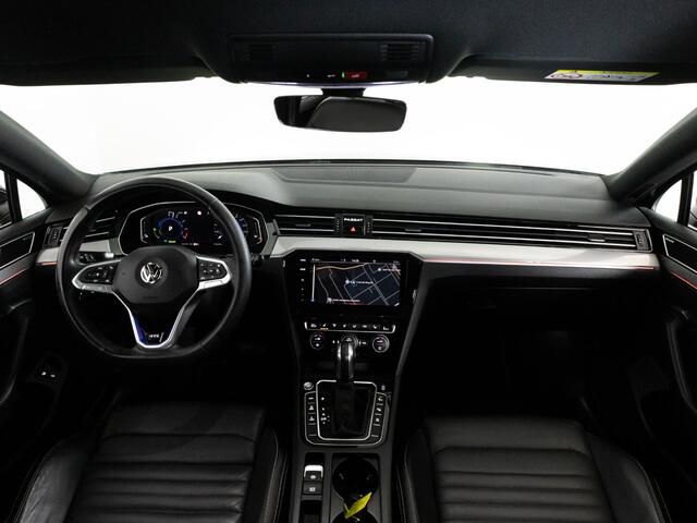Volkswagen PASSAT Variant GTE 1.4 TSI 218 pk Automaat | IQ-LED matrix | Lederen bekleding | Dynaudio | DCC | 360 camera |