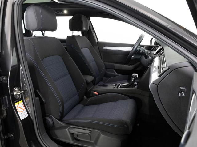 Volkswagen PASSAT GTE 1.4 TSI PHEV 218 PK DSG Business | LED | Panoramadak | Trekhaak | Achteruitrijcamera | Travel Assist |