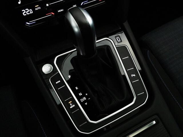 Volkswagen PASSAT GTE 1.4 TSI PHEV 218 PK DSG Business | LED | Panoramadak | Trekhaak | Achteruitrijcamera | Travel Assist |