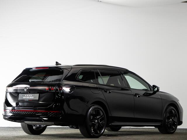 Volkswagen PASSAT Variant R-Line 1.5 eHybrid 272 PK Black Style | LED Matrix IQ | Trekhaak | Panoramadak | 360 camera | 19" velgen |