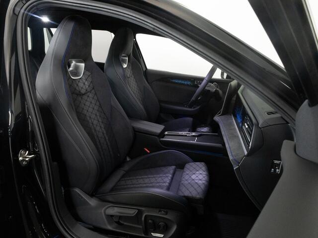 Volkswagen PASSAT Variant R-Line 1.5 eHybrid 272 PK Black Style | LED Matrix IQ | Trekhaak | Panoramadak | 360 camera | 19" velgen |