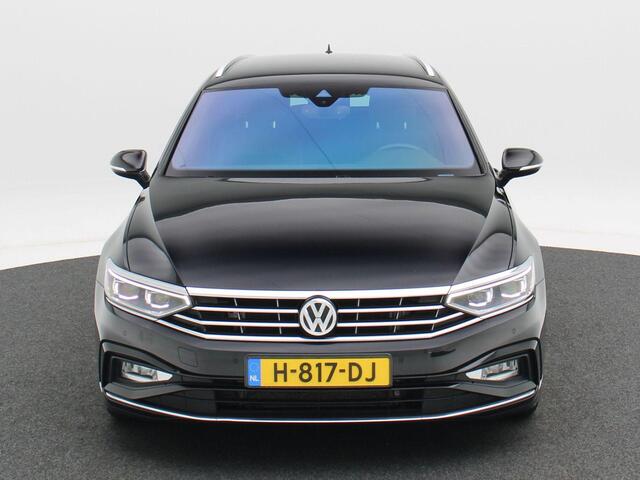 Volkswagen PASSAT Variant 1.5 TSi 150 Pk Automaat R-Line | Adaptive Cruise | CarPlay | Navigatie | Bluetooth | Parkeersensoren Achter | Stoelverwarming | 17 Inch | Trekhaak |