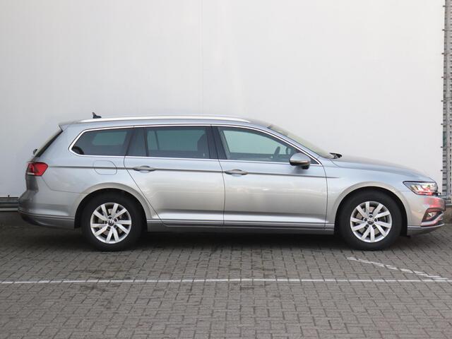 Volkswagen PASSAT Variant 1.5 TSI Business | Adaptieve Cruise control | App-Connect | Camera | Keyless |
