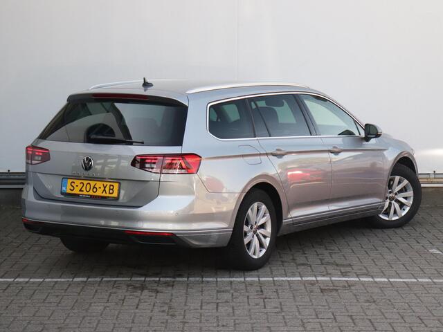Volkswagen PASSAT Variant 1.5 TSI Business | Adaptieve Cruise control | App-Connect | Camera | Keyless |