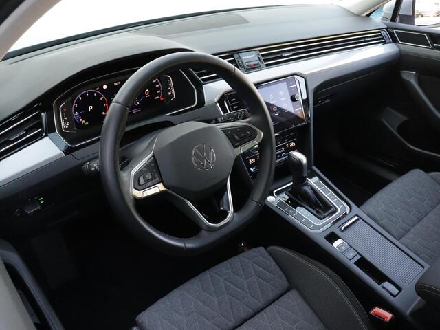 Volkswagen PASSAT Variant 1.5 TSI Business | Adaptieve Cruise control | App-Connect | Camera | Keyless |