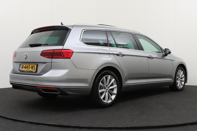 Volkswagen PASSAT Variant 1.4 TSI PHEV GTE Business+ Pano-dak Dodehoek Head-up Display
