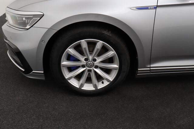 Volkswagen PASSAT Variant 1.4 TSI PHEV GTE Business+ Pano-dak Dodehoek Head-up Display