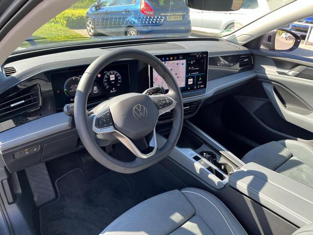 Volkswagen PASSAT Variant 1.5 eHybrid Business | Trekhaak | Navi | ERGO | ACC | A.cam |
