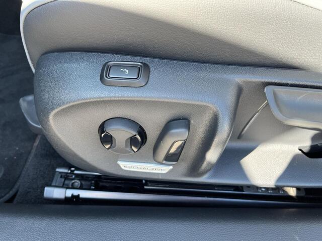Volkswagen PASSAT Variant 1.5 eHybrid Business | Trekhaak | Navi | ERGO | ACC | A.cam |