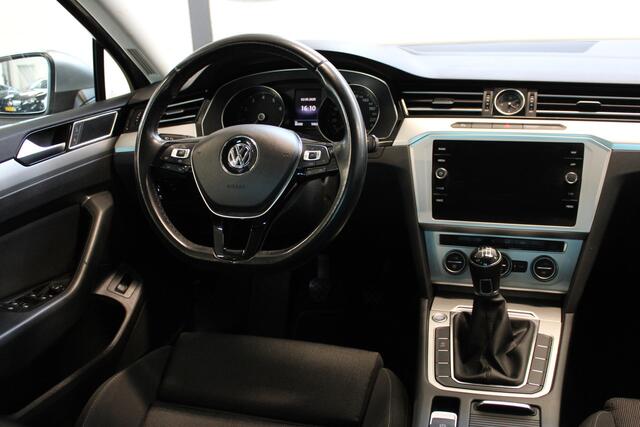 Volkswagen PASSAT 1.5 TSI Highline Business | Incl. 12 maanden garantie | Adaptive cruise control | Climate control | Parkeersensoren | Apple carplay/Android auto | Navigatie |