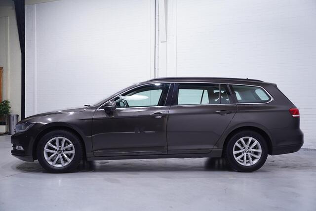 Volkswagen PASSAT Variant 2.0 TDI Comfortline Clima Stoelverwarming Navi Led koplampen Trekhaak