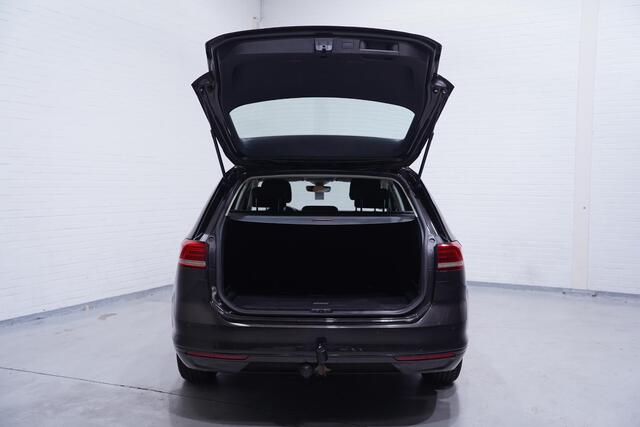 Volkswagen PASSAT Variant 2.0 TDI Comfortline Clima Stoelverwarming Navi Led koplampen Trekhaak