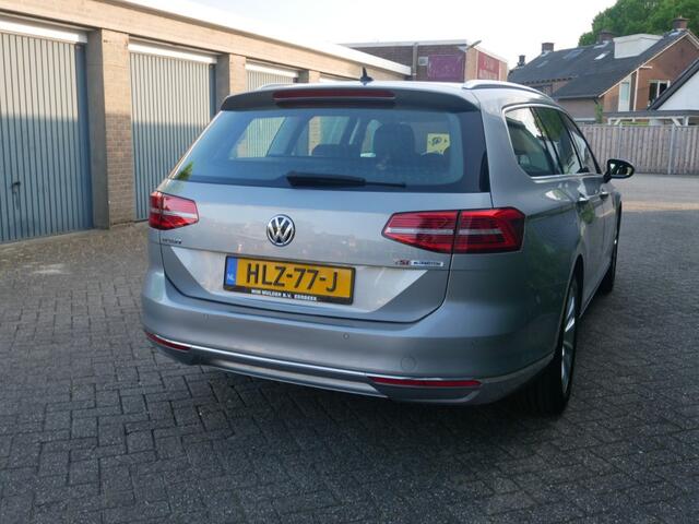 Volkswagen PASSAT 1.4 TSI ACT HIGHLINE **Clima//Navi//Leer//Pan.dak//Lm **