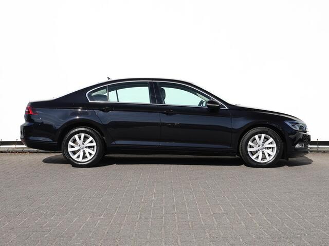 Volkswagen PASSAT 1.4 TSI Comfortline Business 125pk DSG Automaat | LED | Navigatie | Climate control | Cruise control | Parkeersensoren