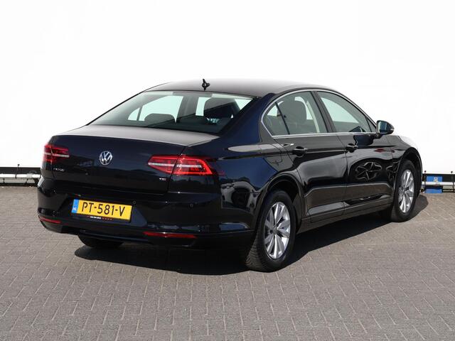 Volkswagen PASSAT 1.4 TSI Comfortline Business 125pk DSG Automaat | LED | Navigatie | Climate control | Cruise control | Parkeersensoren