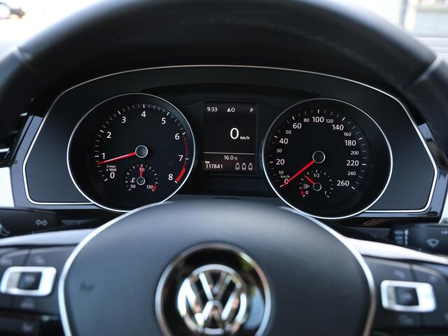 Volkswagen PASSAT 1.4 TSI Comfortline Business 125pk DSG Automaat | LED | Navigatie | Climate control | Cruise control | Parkeersensoren