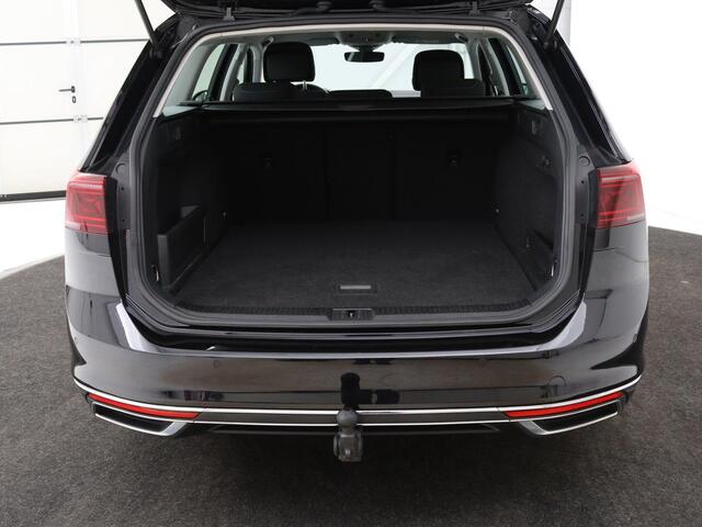 Volkswagen PASSAT 1.4 TSI PHEV GTE | Trekhaak | Stoelverwarming | Massage | Adaptive cruise | Carplay | Camera | Navigatie | Matrix LED | Virtual Cockpit