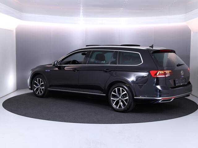 Volkswagen PASSAT 1.4 TSI PHEV GTE Business 218 PK DSG (Automaat) | Panorama dak | lederen bekleding | Digitaal dashboard | Trekhaak |