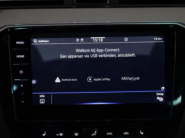 Volkswagen PASSAT 1.4 TSI PHEV GTE Business 218 PK DSG (Automaat) | Panorama dak | lederen bekleding | Digitaal dashboard | Trekhaak |