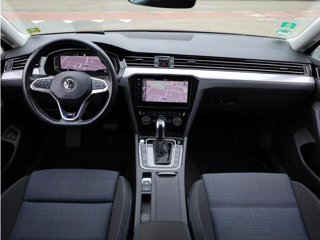 Volkswagen PASSAT Variant GTE 1.4 TSI PHEV 218PK | Head-up | Virtual cockpit | Achteruitrijcamera | Adaptive | Massage | Carplay |