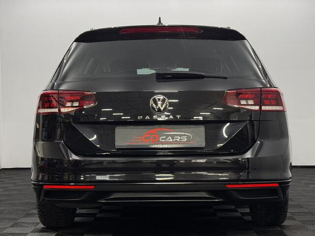 Volkswagen PASSAT 1.5 TSI Business Clima, Parkeersensoren, Navi, Keyless start, Stoelverwarming, Cruise control, A start stop