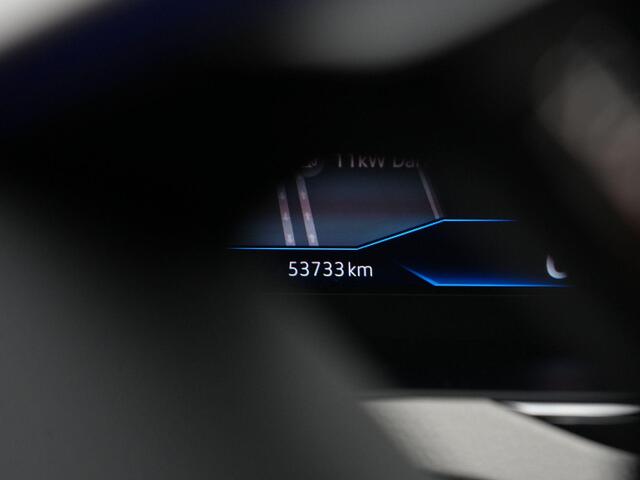 Volkswagen PASSAT Variant GTE Business 1.4 TSI eHybrid 218 pk DSG | Pano | 360 Camera | HUD | Standkachel | Dynaudio Sound | Dynamic Chassis Control | Park Assist | Side Assist | Adaptive Cruise Control