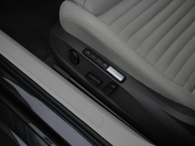 Volkswagen PASSAT Variant 1.4 TSI 218 pk DSG Business GTE | Panoramadak | Leder | Geheugen-/massagestoel | Navigatie Discover Pro | Adaptief onderstel | Dynaudio
