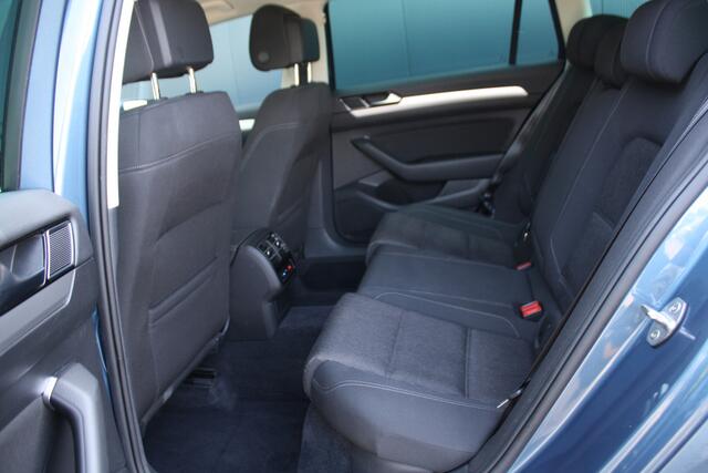 Volkswagen PASSAT Variant 2.0 TDI 150PK EURO 6 Highline - NAVIGATIE - CAMERA - VIRTUAL COCKPIT - TREKHAAK