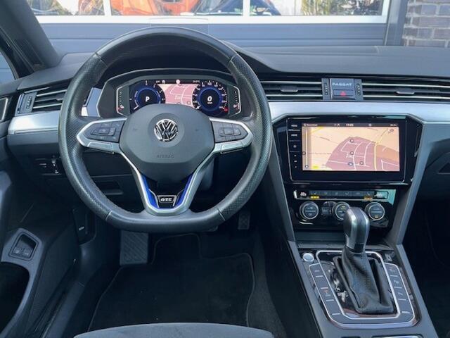 Volkswagen PASSAT 1.4 TSI GTE - VIRTU - HEAD UP - LEDER - PANO - IQ LIGHTS - TREKH. - 18 INCH