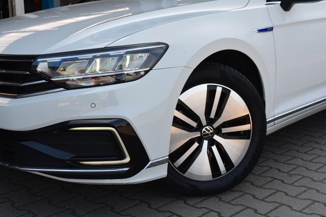 Volkswagen PASSAT Variant 1.4 TSI PHEV GTE Business | Dealer Onderhouden | ACC | Camera |