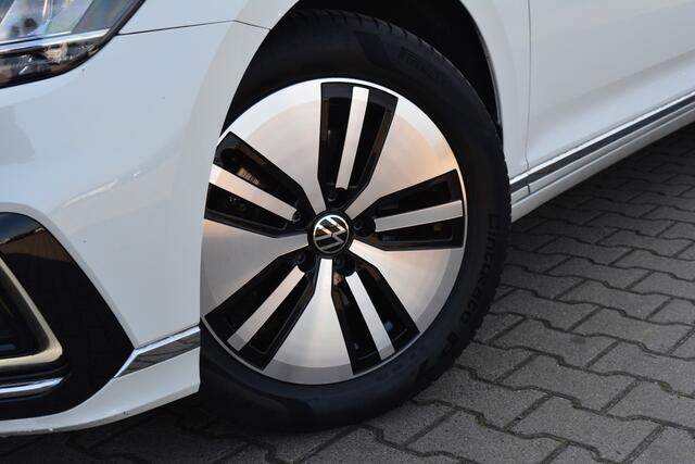 Volkswagen PASSAT Variant 1.4 TSI PHEV GTE Business | Dealer Onderhouden | ACC | Camera |