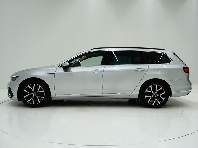 Volkswagen PASSAT Variant 1.4 TSI PHEV GTE R-line | Panoramadak | Trekhaak | Dynaudio | 360 | Massage | Head Up | Adaptive