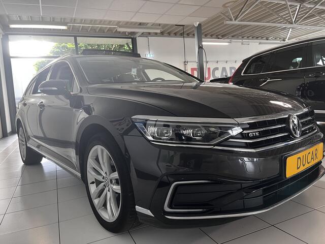 Volkswagen PASSAT 1.4 TSI PHEV GTE Business Panorama dak / Alcantarabekleding/ Virtual cockpit