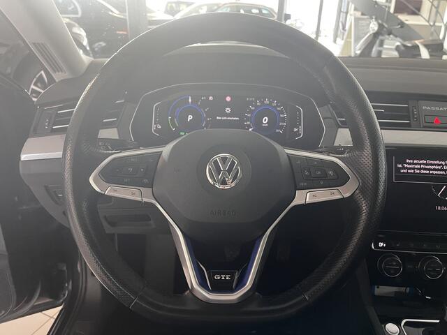 Volkswagen PASSAT 1.4 TSI PHEV GTE Business Panorama dak / Alcantarabekleding/ Virtual cockpit