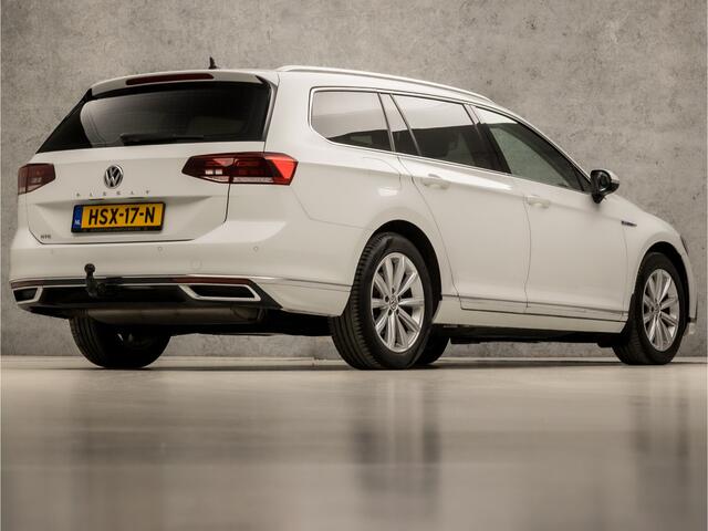Volkswagen PASSAT Variant 1.4 TSI PHEV GTE Business 218Pk Automaat (DRAADLOOS APPLE CARPLAY, GROOT NAVI, CLIMATE, LEDER/ALCANTARA, TREKHAAK, STOELVERWARMING, CAMERA, ADAPTIVE CRUISE, KEYLESS, NIEUWSTAAT)