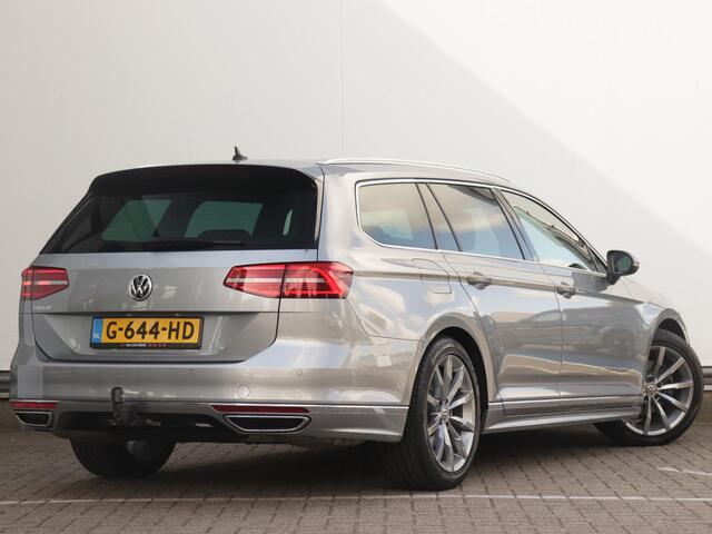 Volkswagen PASSAT Variant 1.5 TSI Highline Business R | Leder | Wegklapbare trekhaak | Elektrische klep | Stoelverwarming |
