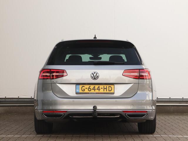 Volkswagen PASSAT Variant 1.5 TSI Highline Business R | Leder | Wegklapbare trekhaak | Elektrische klep | Stoelverwarming |