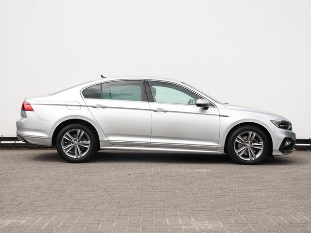 Volkswagen PASSAT 1.5 TSI R-Line 150PK DSG | Led Matrix | Trekhaak | Navigatie Pro | Digitaal dashboard | Camera