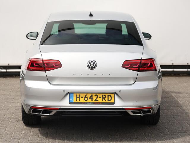 Volkswagen PASSAT 1.5 TSI R-Line 150PK DSG | Led Matrix | Trekhaak | Navigatie Pro | Digitaal dashboard | Camera